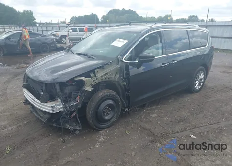 2021 Chrysler Pacifica Touring L z USA, uszkodzony, nr VIN 2C4RC1BG1MR593796